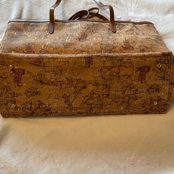 NWT Alviero Martini (Italian Luxury Brand) Limited Edition Cork Large MAP Tote - Picture 8 of 13